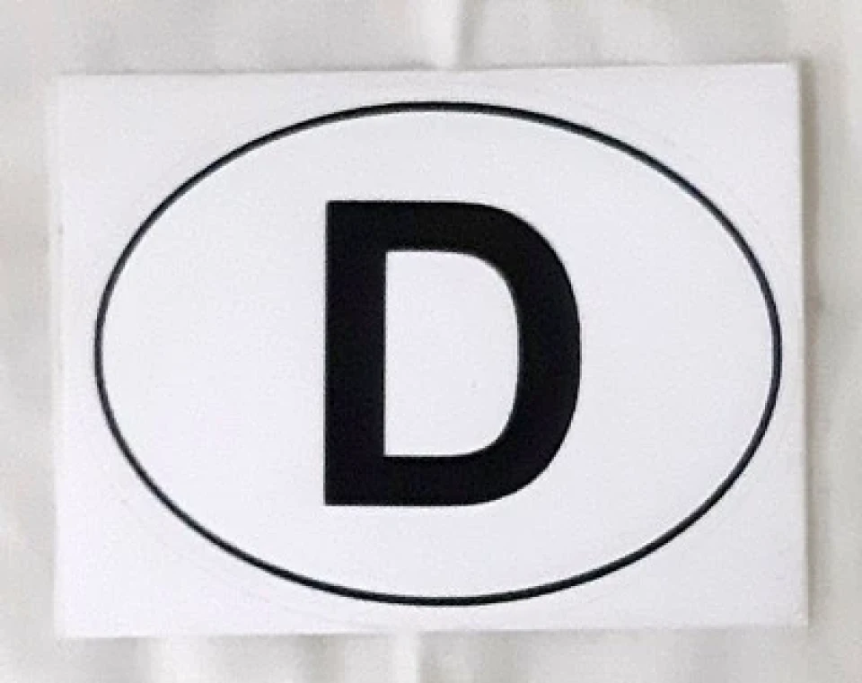 Наклейка вінілова розпізнавальний знак Німеччини «D» ч/б (8 см)