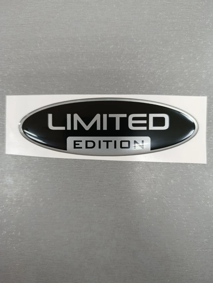 3D Наклейка силіконова Limited овал (10х3.2 см) чорна з сірим