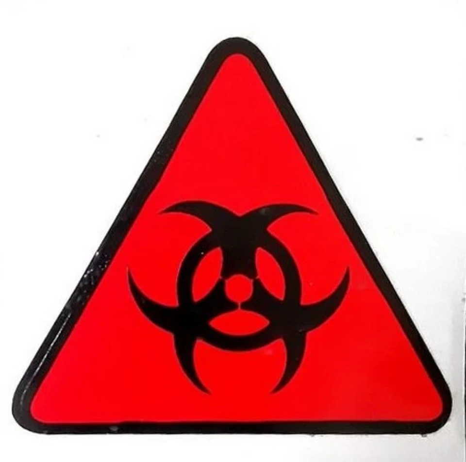 Наклейка виниловая Биологическая опасность Biohazard треугольник (5.5 см) красно-черная